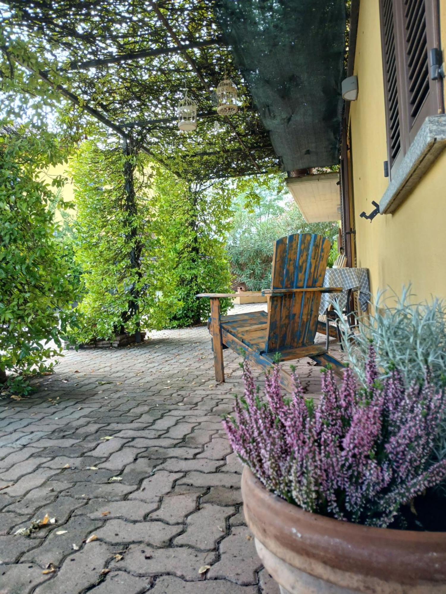 Casa Vacanza Il Colle Del Vento Calosso Dış mekan fotoğraf
