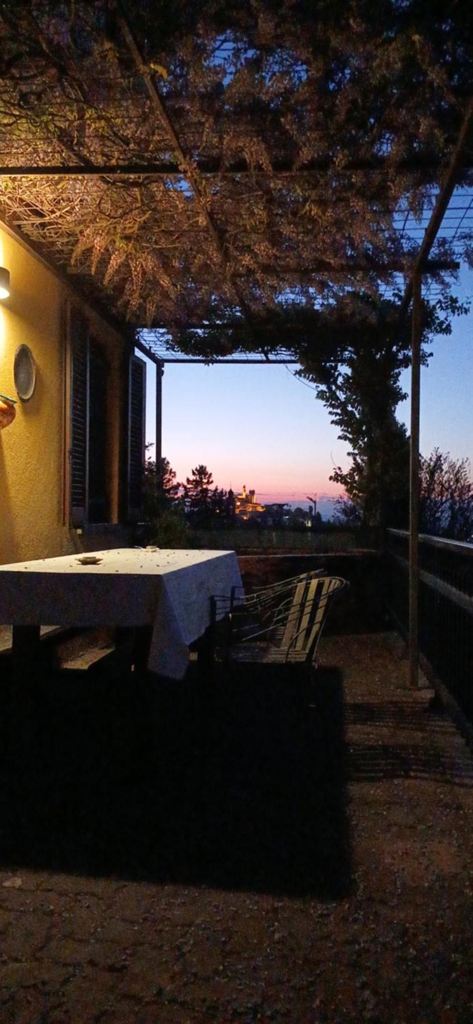 Casa Vacanza Il Colle Del Vento Calosso Dış mekan fotoğraf